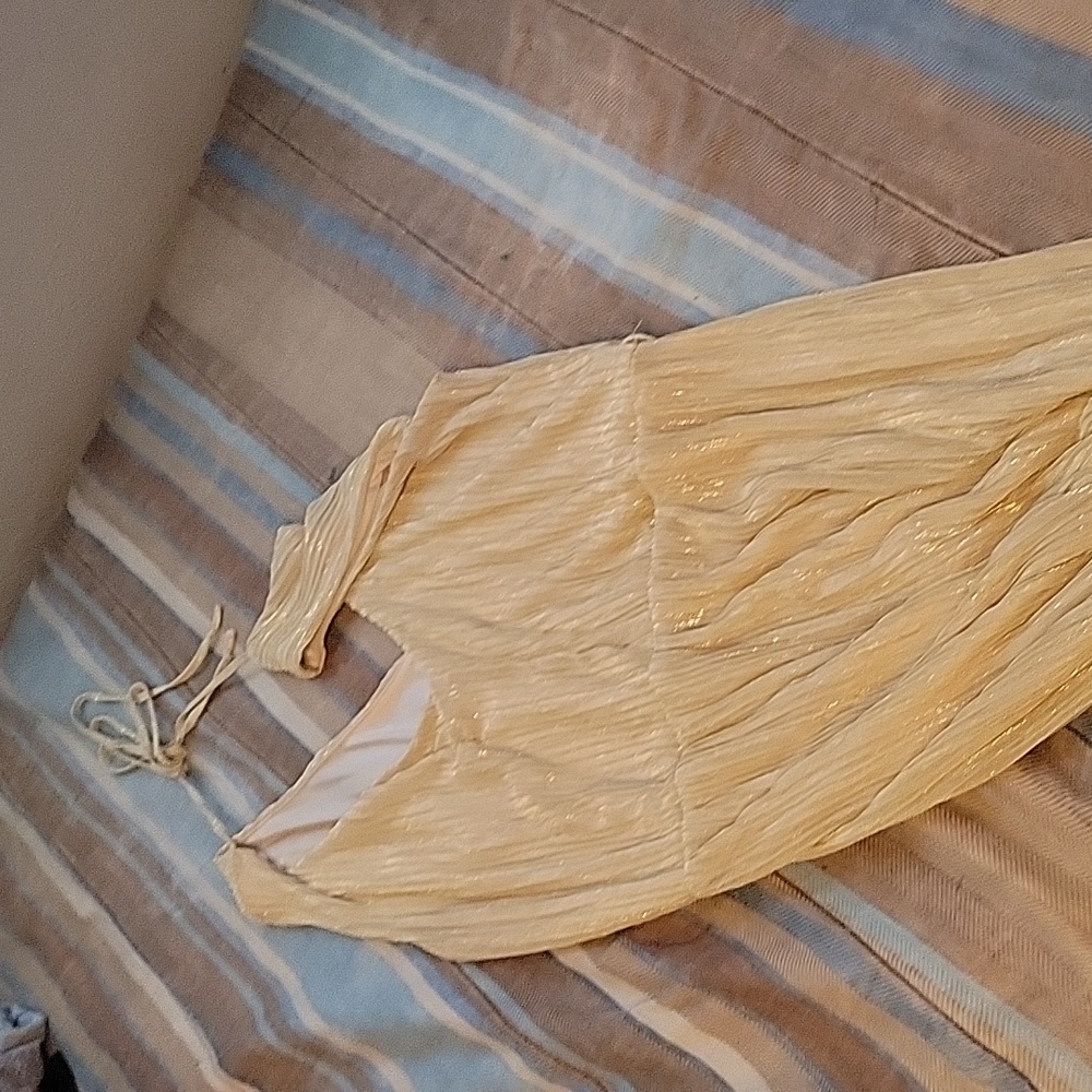 Dress gold